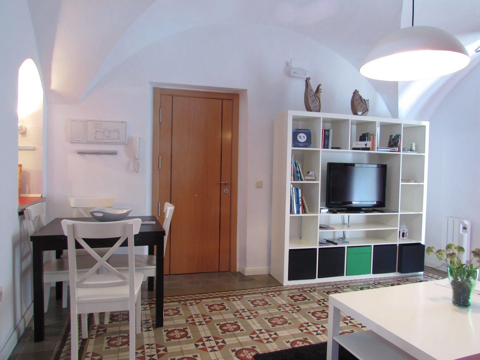 Apartamentos La Machacona Plaza De Santiago * Caceres