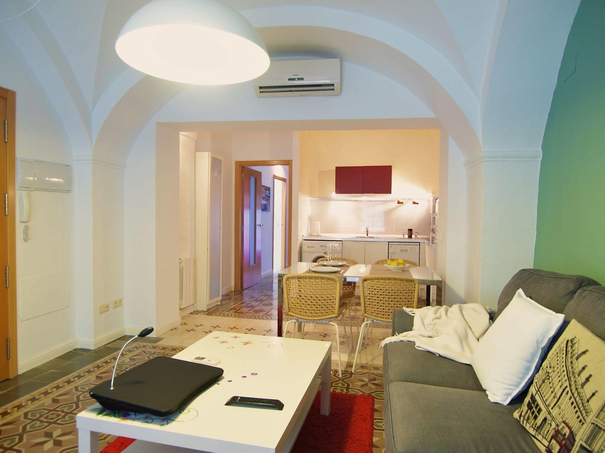 Apartamentos La Machacona Plaza De Santiago * Caceres