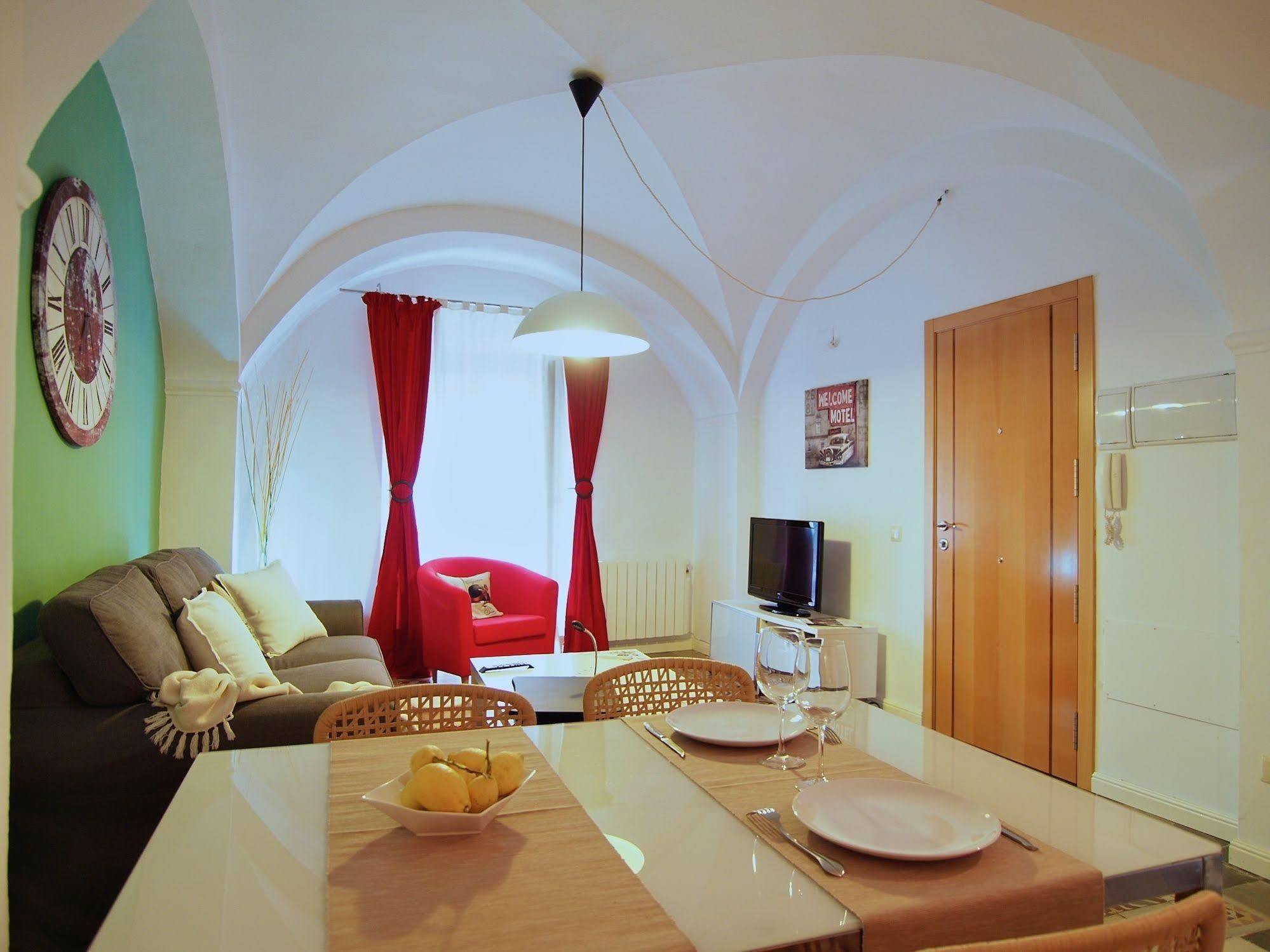 La Machacona Plaza De Santiago Appartement Caces